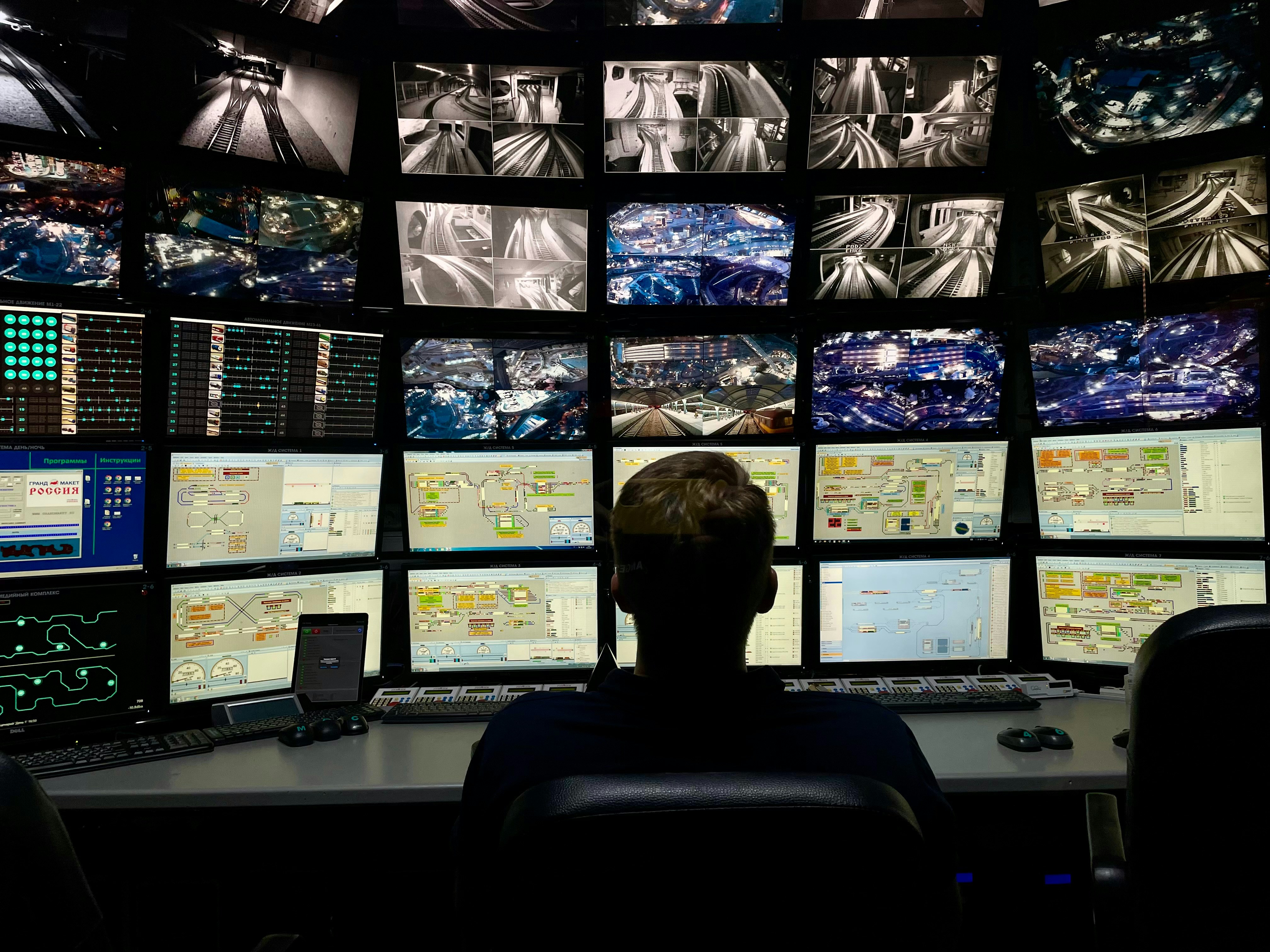 Cámaras de seguridad profesionales instaladas en edificio